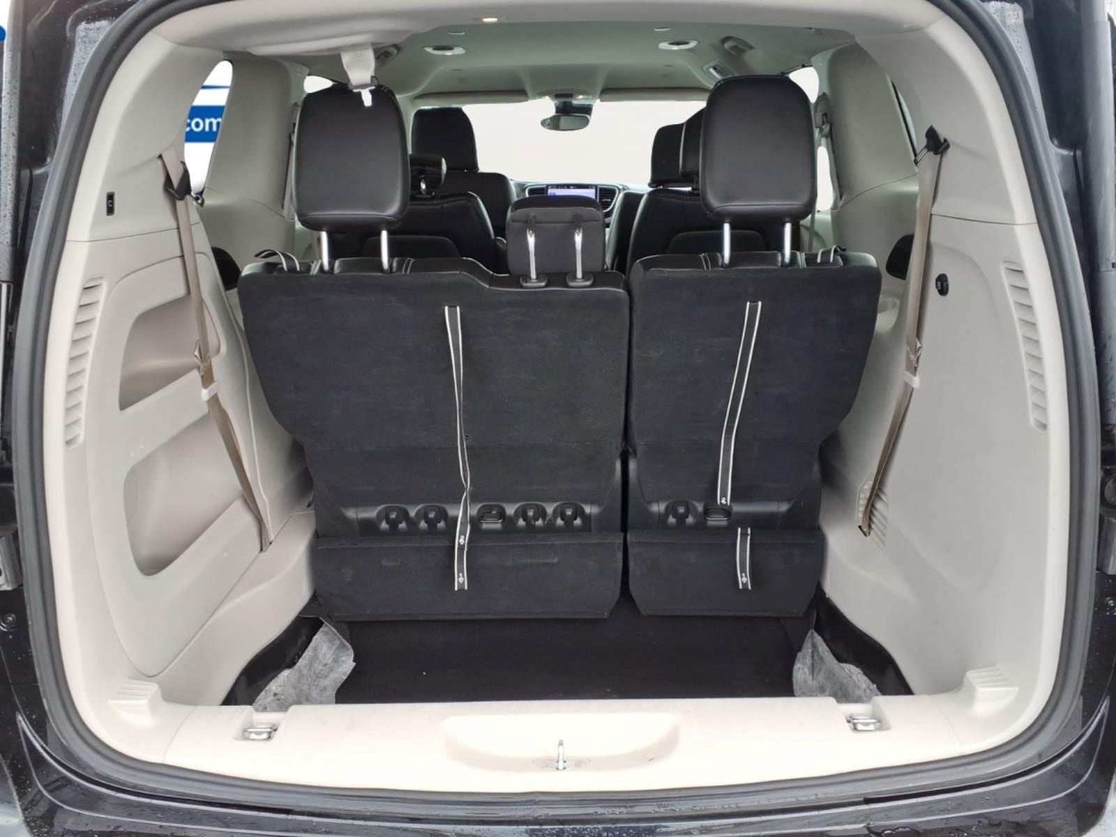 Used 2023 Chrysler Pacifica Touring-L FWD image 24