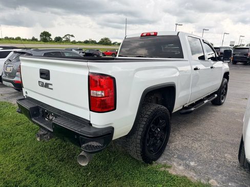 Used 2019 GMC Sierra 2500 SLT w/ Duramax Plus Package AWD/4WD image 4