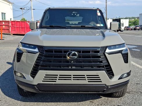 Used 2024 Lexus GX 550 w/ Accessory Package (2T) AWD/4WD image 2