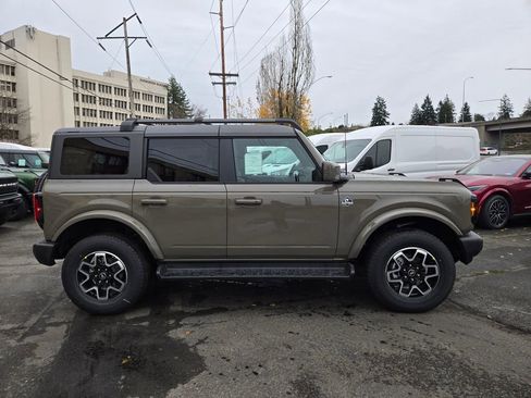 New 2025 Ford Bronco Outer Banks image 4