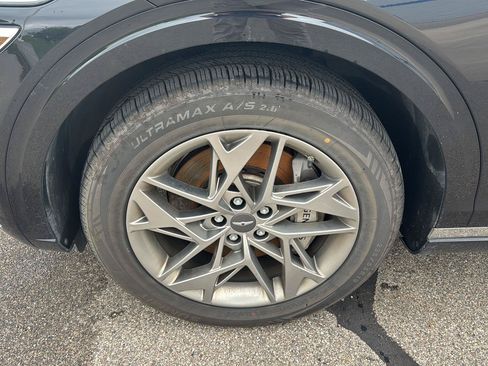 Used 2025 Genesis GV70 2.5T AWD/4WD image 9