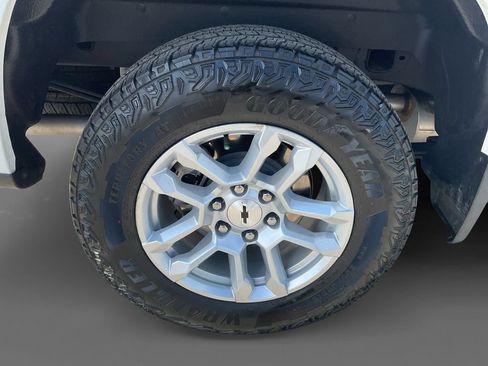 Used 2025 Chevrolet Silverado 1500 RST w/ Z71 Off-Road Package AWD/4WD image 10