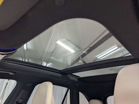 Used 2023 Mercedes-Benz GLC 300 w/ Exclusive Trim Package image 13