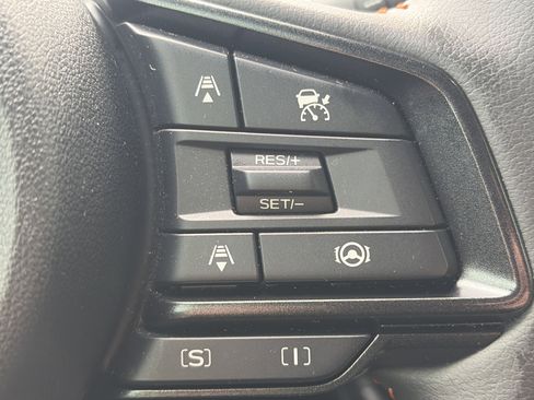 Used 2025 Subaru Crosstrek 2.5i Limited AWD/4WD image 8