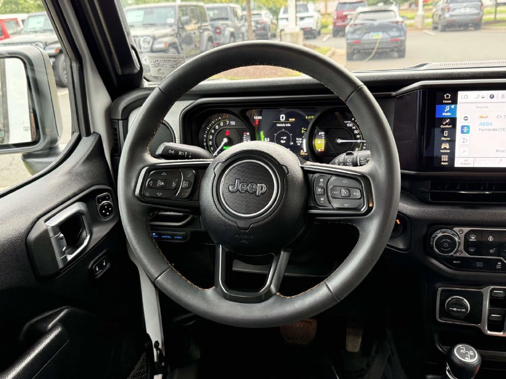 Used 2024 Jeep Wrangler Unlimited w/ Convenience Group AWD/4WD image 19