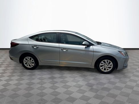 Used 2020 Hyundai Elantra SE w/ Convenience Package (C2) FWD image 5