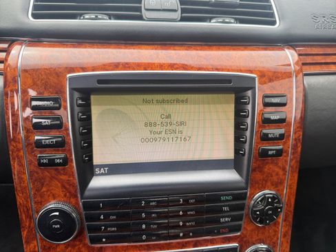 Used 2005 Maybach 57 RWD image 25