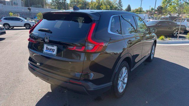 Used 2023 Honda CR-V EX image 3