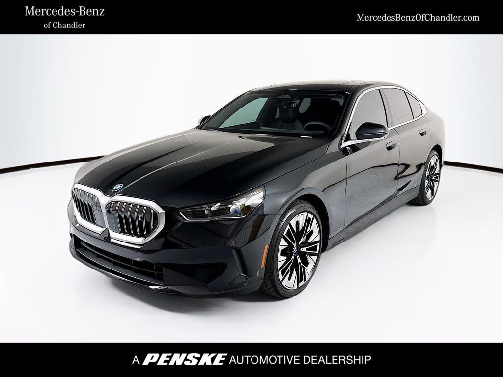 Used 2025 BMW i5 eDrive40i w/ Premium Package RWD image 1