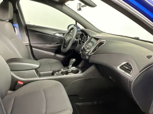 Used 2019 Chevrolet Cruze LT w/ Convenience Package FWD image 15