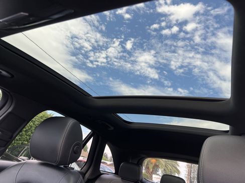 Used 2019 Mercedes-Benz GLC 350e 4MATIC image 14