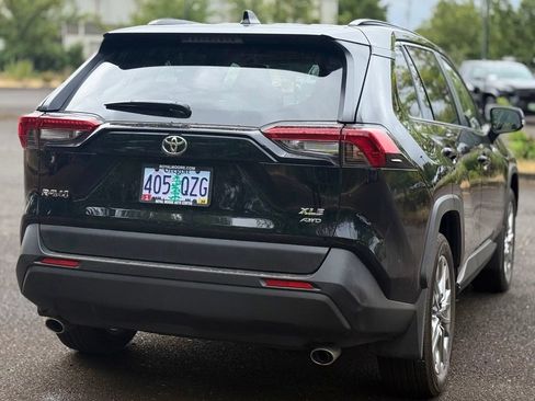 Used 2025 Toyota RAV4 XLE Premium w/ Weather Package AWD/4WD image 5