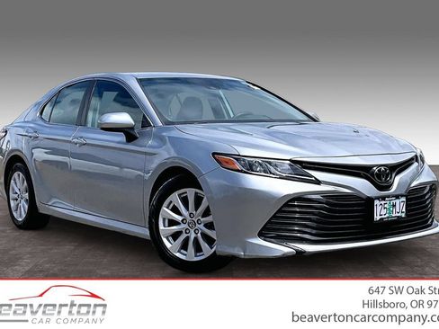 Used 2019 Toyota Camry LE FWD image 1