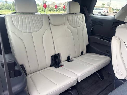 Used 2024 Hyundai Palisade Limited FWD image 19