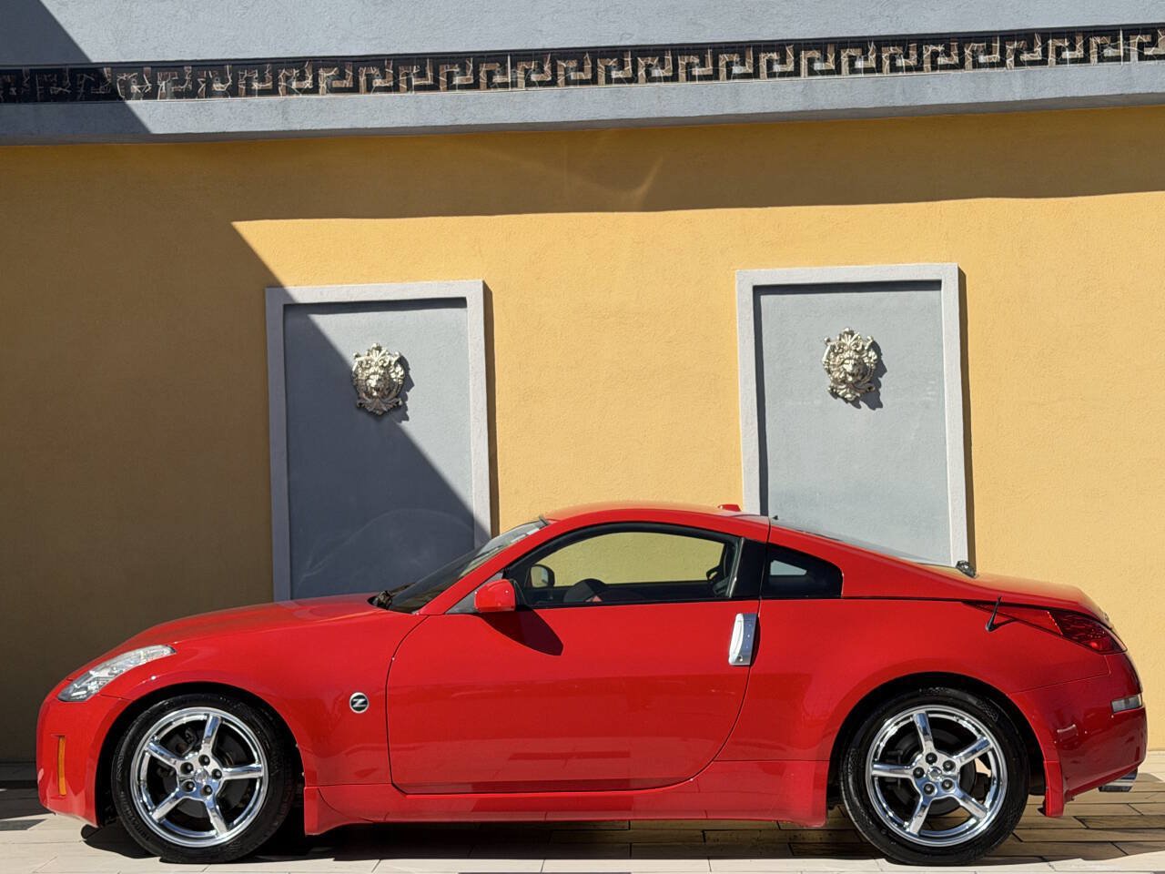 Used 2008 Nissan 350Z Touring w/ Cargo Convenience Pkg RWD image 8