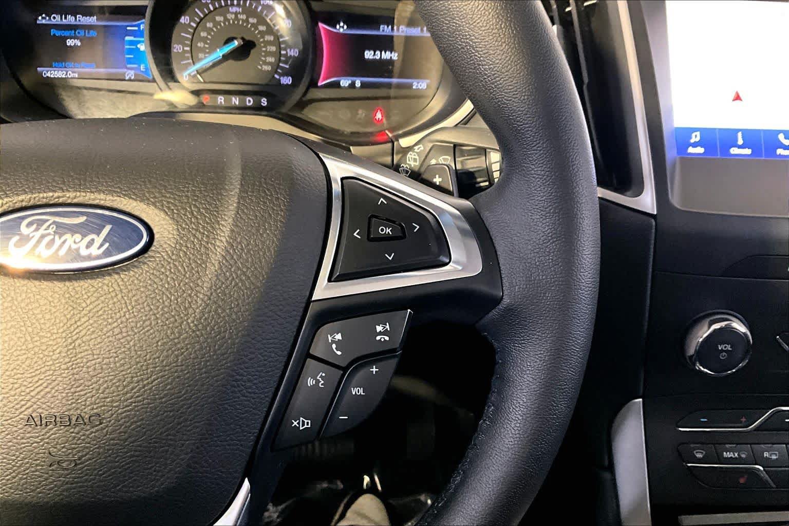 Used 2019 Ford Edge SEL w/ Equipment Group 201A AWD/4WD image 25