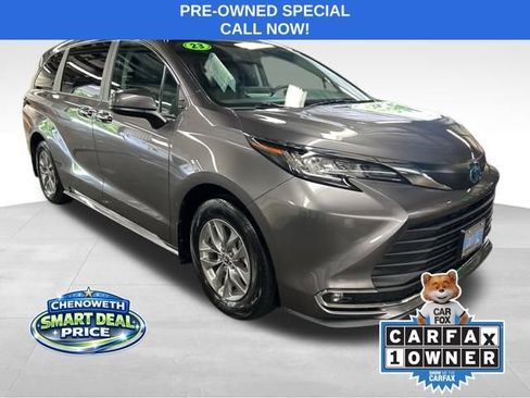 Used 2023 Toyota Sienna XLE image 6