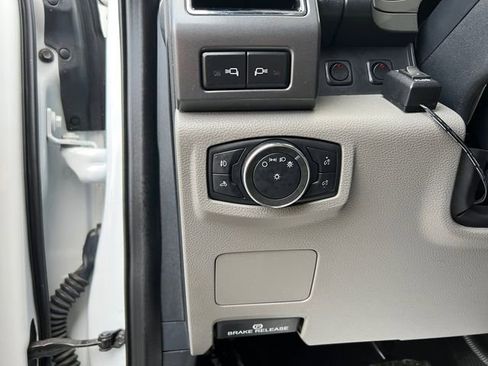 Used 2022 Ford F250 XLT w/ XLT Premium Package image 18