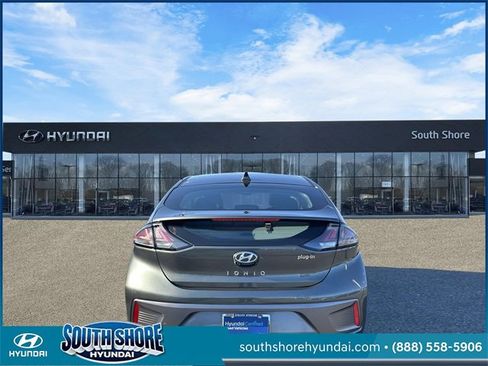 Used 2020 Hyundai Ioniq SE image 4