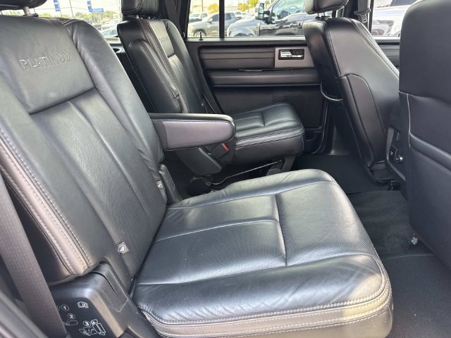 Used 2016 Ford Expedition Platinum RWD image 12