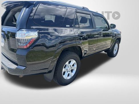 Used 2021 Toyota 4Runner SR5 AWD/4WD image 4