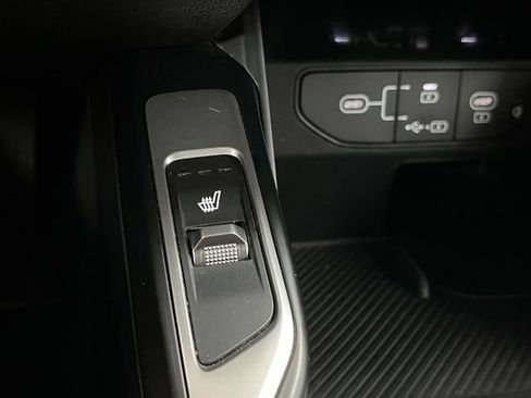 Used 2024 Kia Sorento S FWD image 39