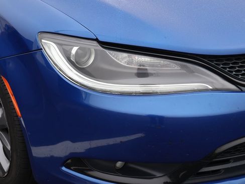 Used 2016 Chrysler 200 S w/ Comfort Group AWD/4WD image 4