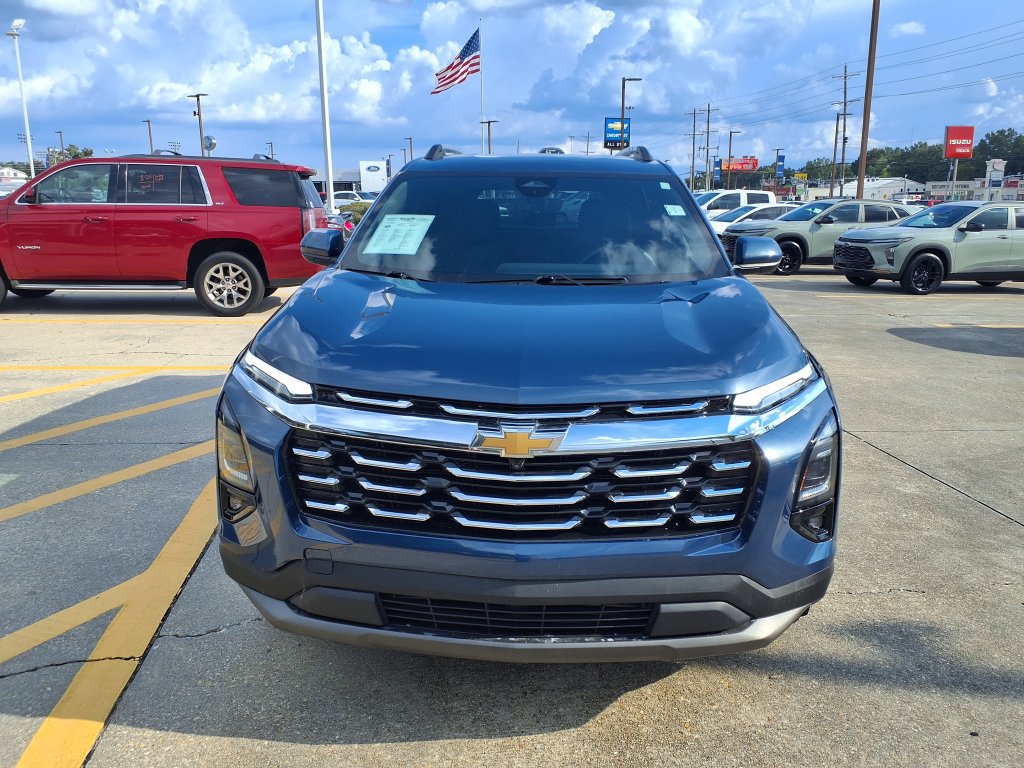 Used 2025 Chevrolet Equinox LT w/ Convenience Package II AWD/4WD image 2