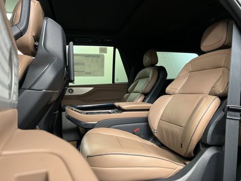 New 2026 Lincoln Navigator Black Label image 37