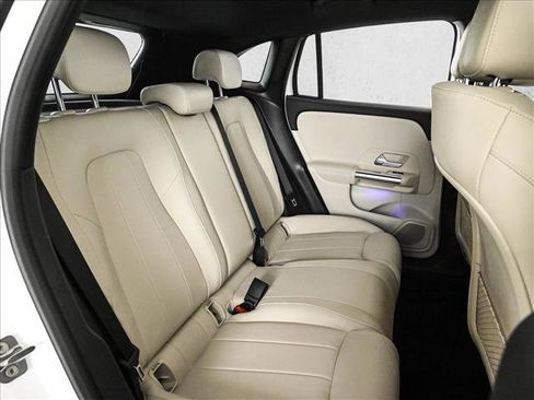 Certified 2025 Mercedes-Benz GLA 250 4MATIC image 21