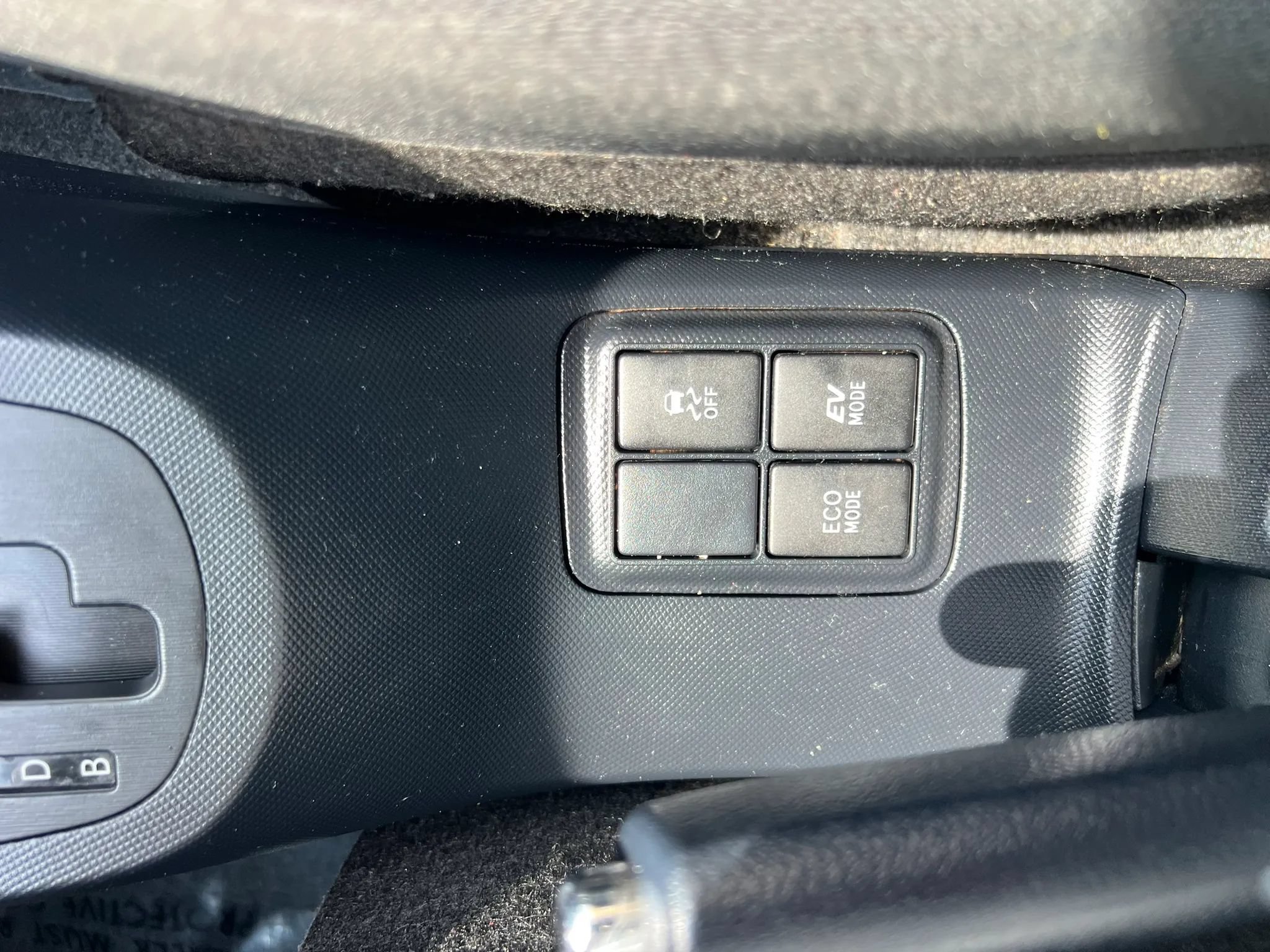 Used 2018 Toyota Prius C Two FWD image 32