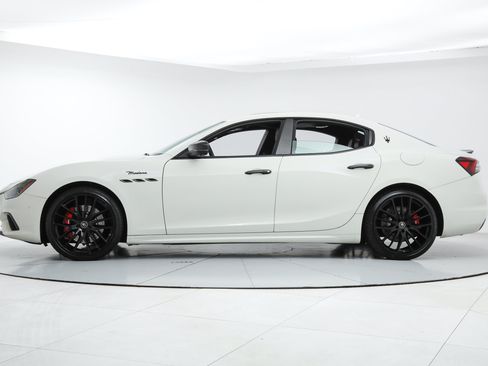 Certified 2023 Maserati Ghibli Modena RWD image 2