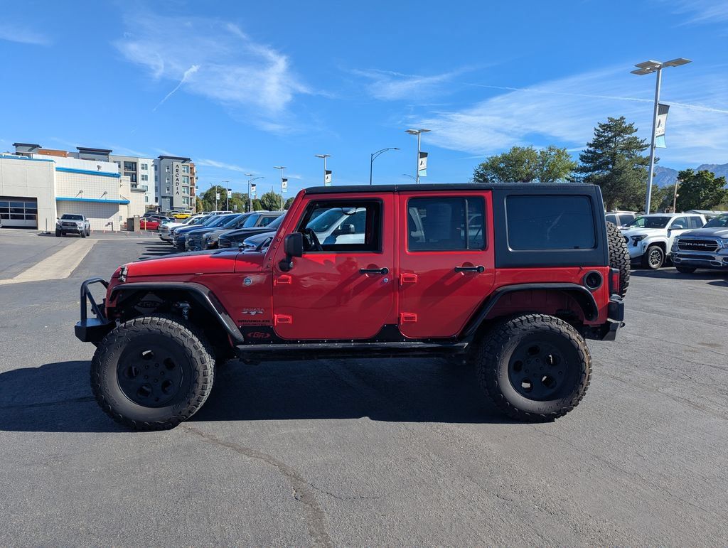 Used 2017 Jeep Wrangler Unlimited Sahara w/ Max Tow Package AWD/4WD image 7