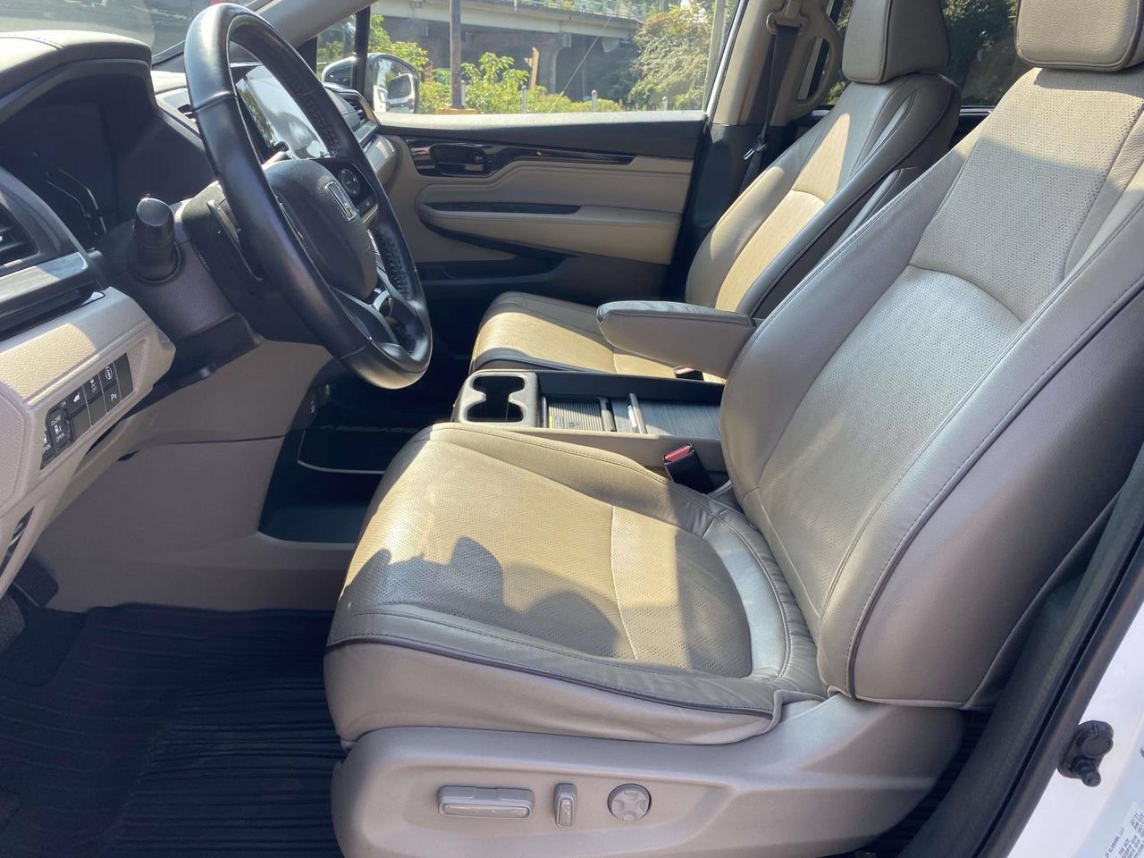 Used 2022 Honda Odyssey Elite image 25
