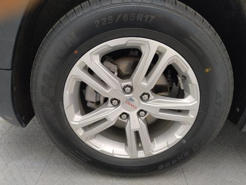 Used 2024 GMC Terrain SLE AWD/4WD image 31