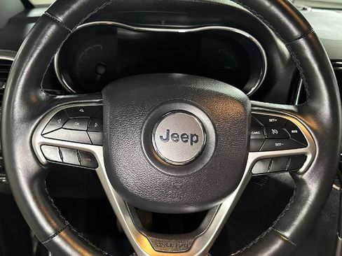 Used 2019 Jeep Grand Cherokee Limited w/ Luxury Group II image 23