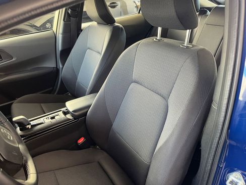 Used 2025 Toyota Prius LE image 36