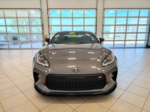 Used 2022 Toyota GR86 Premium w/ ALL Weather Mat Package (TMS) RWD image 8