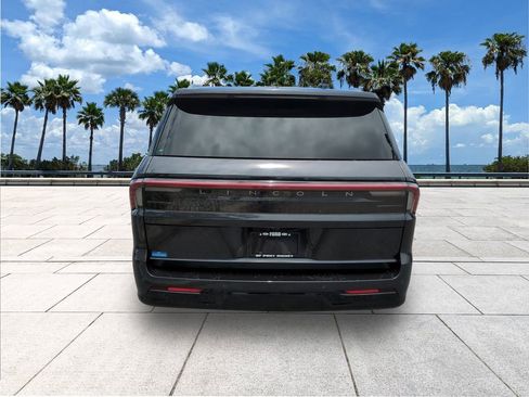 Used 2025 Lincoln Navigator L Reserve AWD/4WD image 6