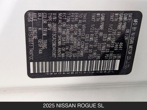 Certified 2025 Nissan Rogue SL w/ Tech Package FWD image 28