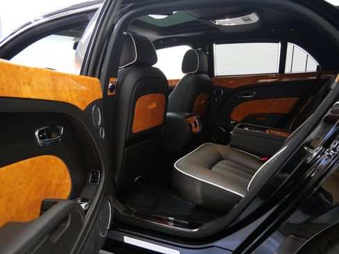 Used 2013 Bentley Mulsanne RWD image 31