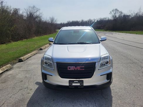 Used 2017 GMC Terrain SLE image 4