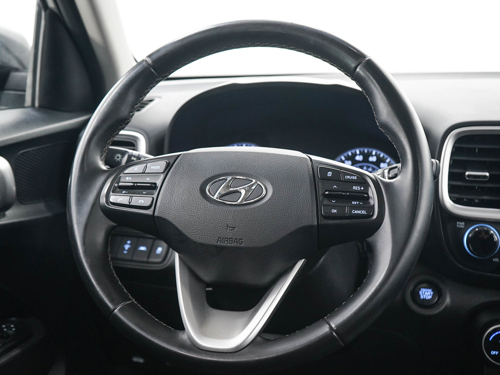 Used 2021 Hyundai Venue SEL w/ Premium Package FWD image 16