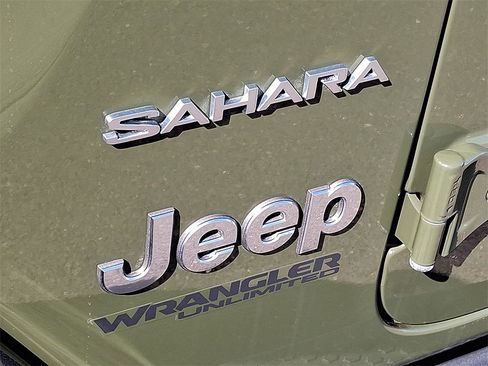 Used 2021 Jeep Wrangler Unlimited Sahara image 32