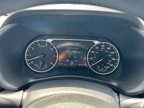 Used 2025 Nissan Sentra SV FWD image 35