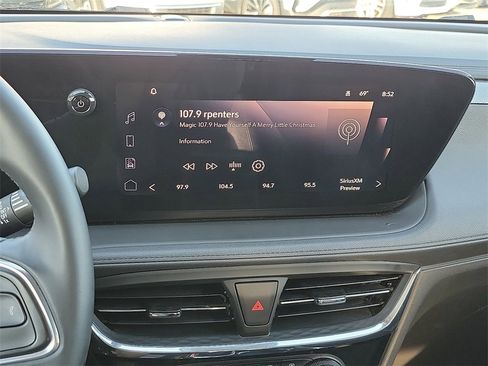 Used 2024 Buick Encore GX Sport Touring image 15