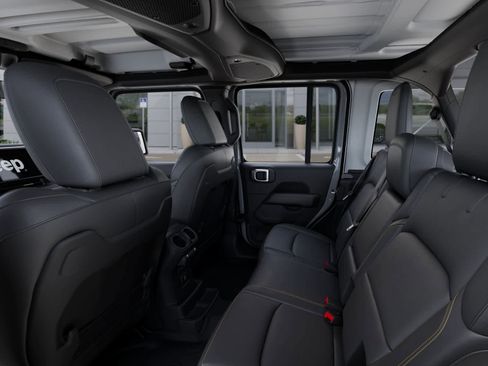 New 2025 Jeep Wrangler Unlimited Sahara w/ Technology Group AWD/4WD image 46