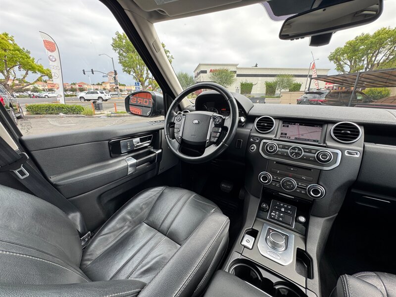 Used 2016 Land Rover LR4 HSE Silver Edition AWD/4WD image 46