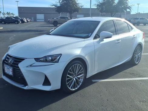 Used 2017 Lexus IS 200t image 12
