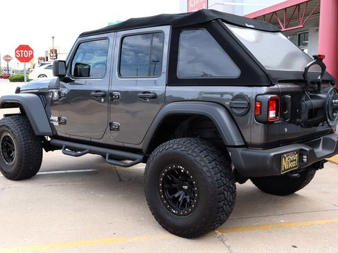 Used 2019 Jeep Wrangler Unlimited Sport S AWD/4WD image 6